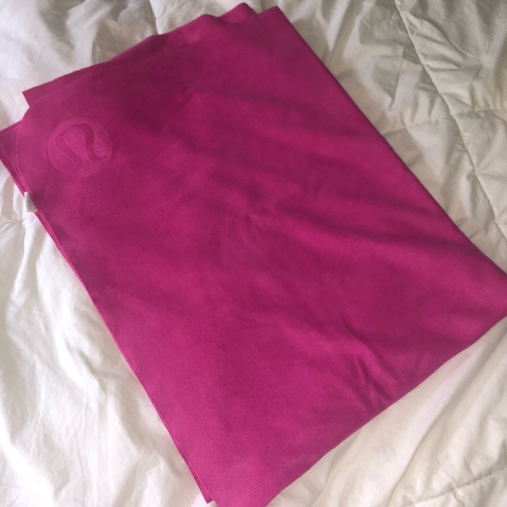 Lululemon The Towel yoga mat towel